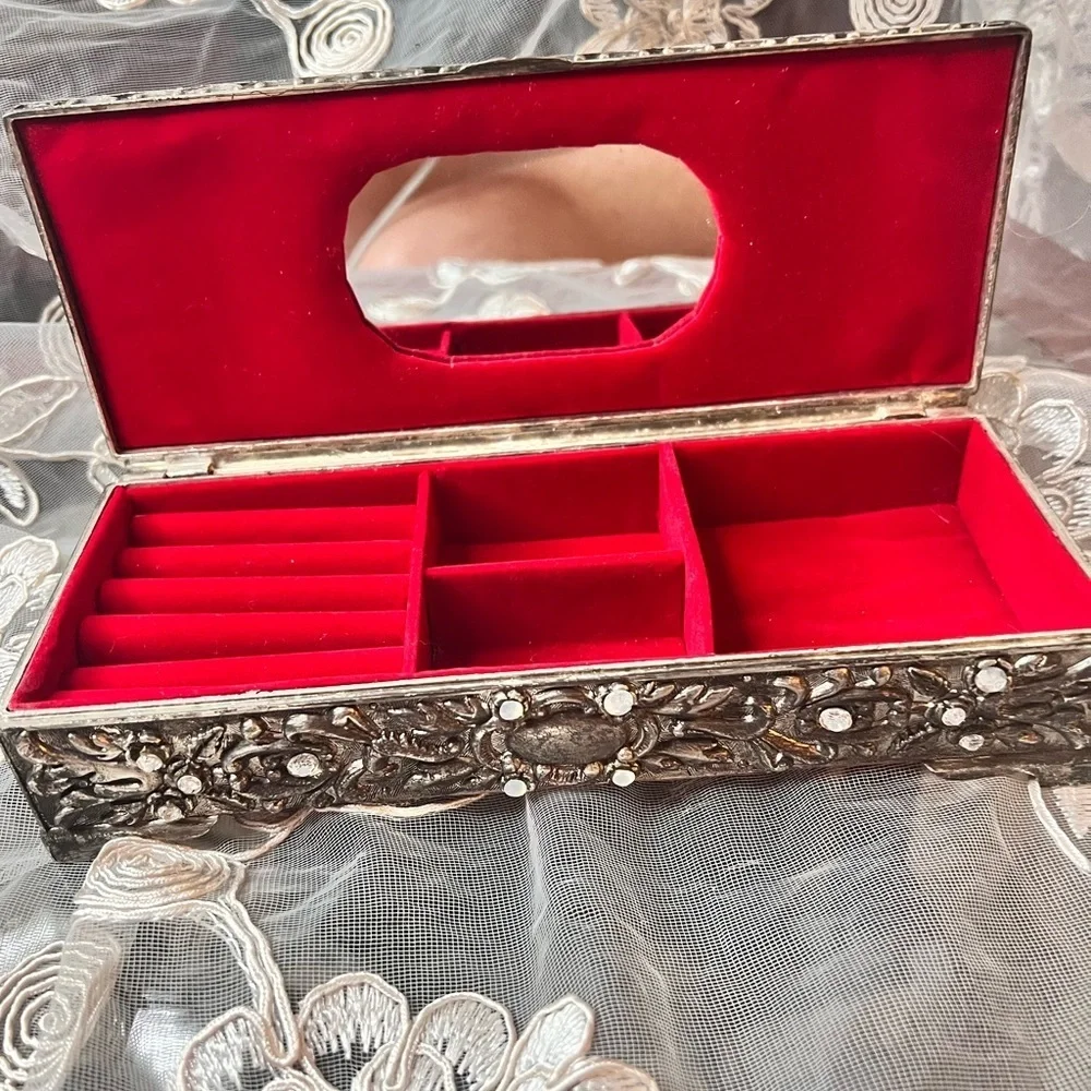 Silver Lisa Carrier Designs Jewelry Organizer
